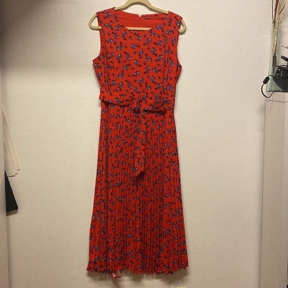 T Tahari Floral Sleeveless Belted Pleated Midi Dress - Picture 6 of 8